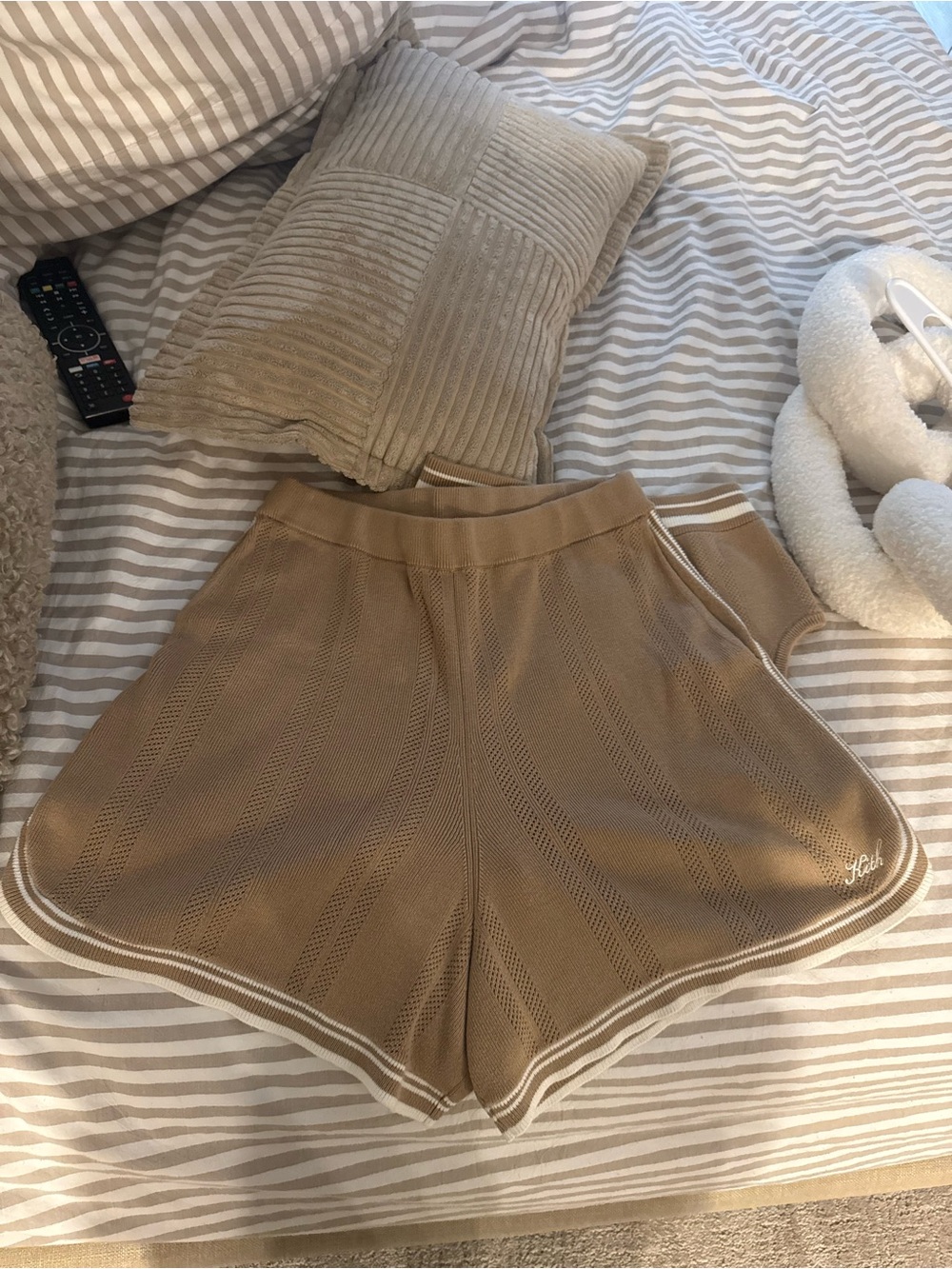 Kith Beige/Tan High-Waist Athletic Shorts Set - Picture 4 of 5